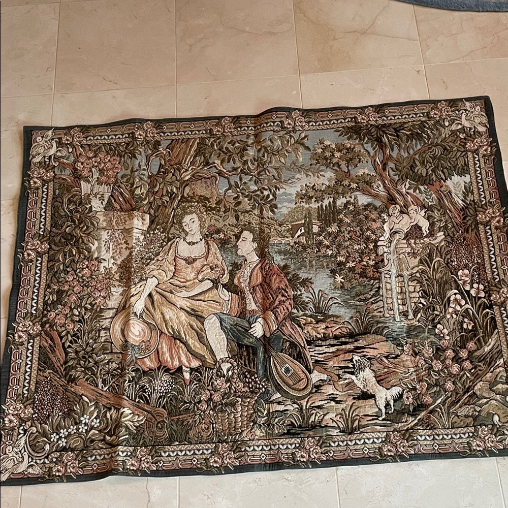 Elegant Tapestry Wall Hanging with Romantic Scene